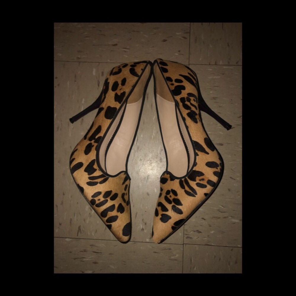 MarchesaVoyage Leopard Pumps 91/2